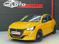 Usado Peugeot 208 Style 100 CV (73 kW) 2021 Amarillo Utilitario