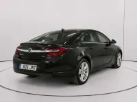 Usado Opel Insignia Selective 136 CV (100 kW) 2016 Negro Berlina