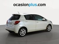 Usado Toyota Yaris Hybrid Advance 100 CV (73 kW) 2015 Blanco Utilitario