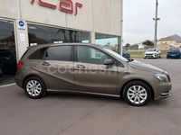 Usado Mercedes B180 109 CV (80 kW) 2014 Gris / plata Monovolumen