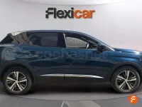 Usado Peugeot 3008 Allure 130 CV (95 kW) 2024 Verde SUV