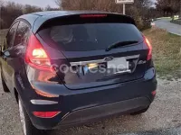 Usado Ford Fiesta Titanium 82 CV (60 kW) 2010 Azul Berlina