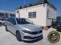 Usado Fiat Tipo Cross 130 CV (95 kW) 2022 Gris / plata Familiar