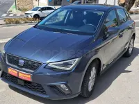 Usado Seat Ibiza Style Plus 80 CV (58 kW) 2022 Gris / plata Utilitario