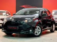 Usado Toyota Yaris 125 CV (91 kW) 2023 Negro Utilitario
