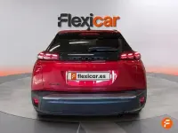 Usado Peugeot 2008 Active 100 CV (73 kW) 2023 Rojo SUV
