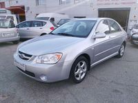 Usado Kia Cerato LX 105 CV (77 kW) 2006 Plateado Utilitario