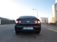 Usado VW Passat Highline 140 CV (102 kW) 2010 Gris / plata Berlina