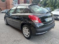 Usado Peugeot 207 70 CV (51 kW) 2010 Negro Berlina