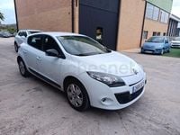 Usado Renault Mégane Dynamique 110 CV (80 kW) 2012 Blanco Berlina
