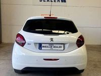 Usado Peugeot 208 GT-line 110 CV (80 kW) 2018 Blanco Utilitario