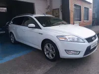 Usado Ford Mondeo Trend 140 CV (102 kW) 2009 Blanco Familiar