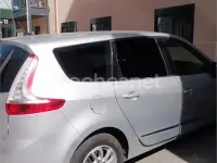 Usado Renault Grand Scénic III Dynamique 110 CV (80 kW) 2012 Gris / plata Monovolumen