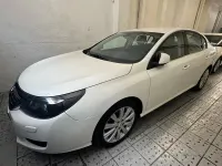 Usado Renault Latitude Initiale 240 CV (176 kW) 2012 Blanco Berlina