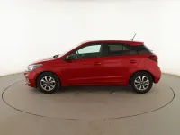 Usado Hyundai i20 85 CV (62 kW) 2020 Rojo Utilitario