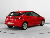 Usado Opel Astra Selective 125 HP (91 kW) 2017 Vermelho Sedan