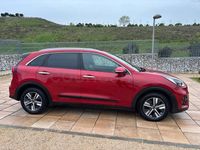 Usado Kia Niro 141 CV (103 kW) 2021 Rojo SUV