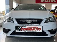 Usado Seat Leon Style Plus 115 CV (84 kW) 2017 Blanco Familiar