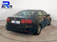 Usado VW Jetta Advance 105 CV (77 kW) 2012 Azul Berlina