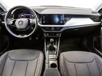 Usado Skoda Kamiq Ambition 110 CV (80 kW) 2022 Blanco SUV