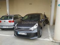 Usado Kia Rio 84 CV (61 kW) 2016 Gris / plata Utilitario