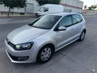 Usado VW Polo Advance 90 CV (66 kW) 2010 Gris / plata Utilitario