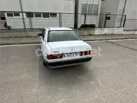 Usado Mercedes 190 109 CV (80 kW) 1991 Blanco Berlina