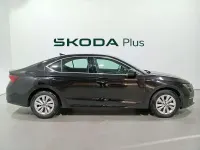 Usado Skoda Octavia Selection 150 CV (110 kW) 2025 Negro Utilitario