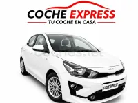 Usado Kia Rio 84 CV (61 kW) 2023 Blanco Berlina