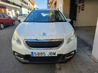 Usado Peugeot 2008 Active 92 CV (67 kW) 2015 Blanco SUV