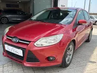 Usado Ford Focus Trend 115 CV (84 kW) 2014 Rojo Berlina