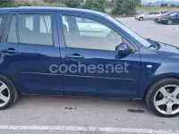 Usado Mazda 2 Active 68 CV (50 kW) 2006 Azul Utilitario