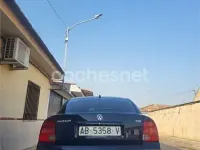 Usado VW Passat Comfortline 130 CV (95 kW) 2000 Azul Berlina
