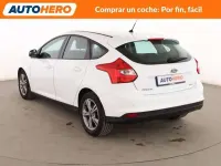 Usado Ford Focus 125 CV (91 kW) 2014 Blanco Berlina