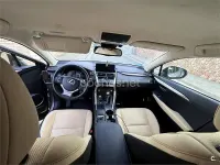 Usado Lexus NX300h Executive Line 197 CV (144 kW) 2019 Gris / plata SUV