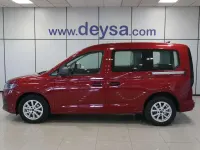 Usado Ford Tourneo Connect Trend 102 CV (75 kW) 2025 Rojo Monovolumen