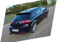 Usado Seat Leon Sport 160 CV (117 kW) 2010 Negro Utilitario