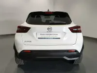 Usado Nissan Juke Tekna 114 CV (83 kW) 2023 Lunar white (metalizado) techo SUV