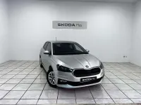 Usado Skoda Fabia Selection 95 CV (69 kW) 2025 Gris Utilitario