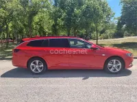 Usado Opel Insignia Business 136 CV (100 kW) 2017 Rojo Familiar