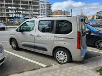 Usado Opel Combo Life Selective 100 CV (73 kW) 2018 Beige Monovolumen
