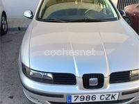 Usado Seat Leon 110 CV (80 kW) 2004 Gris / plata Utilitario