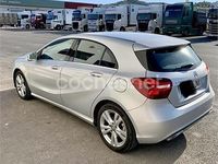 Usado Mercedes A180 Urban 109 CV (80 kW) 2016 Gris / plata Berlina