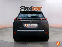Usado Peugeot 2008 Active 110 CV (80 kW) 2021 Gris SUV