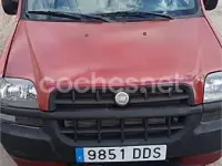 Usado Fiat Doblò 105 CV (77 kW) 2009 Granate Monovolumen