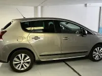 Usado Peugeot 3008 Style 120 CV (88 kW) 2015 Beige Familiar