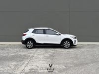 Usado Kia Stonic 84 HP (61 kW) 2023 Branco SUV