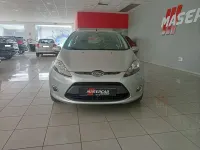 Usado Ford Fiesta Trend 70 CV (51 kW) 2011 Gris / plata Berlina