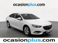 Usado Opel Insignia Selective 140 CV (102 kW) 2017 Blanco Berlina