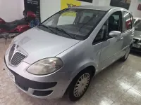 Usado Lancia Musa 95 CV (69 kW) 2006 Gris Monovolumen